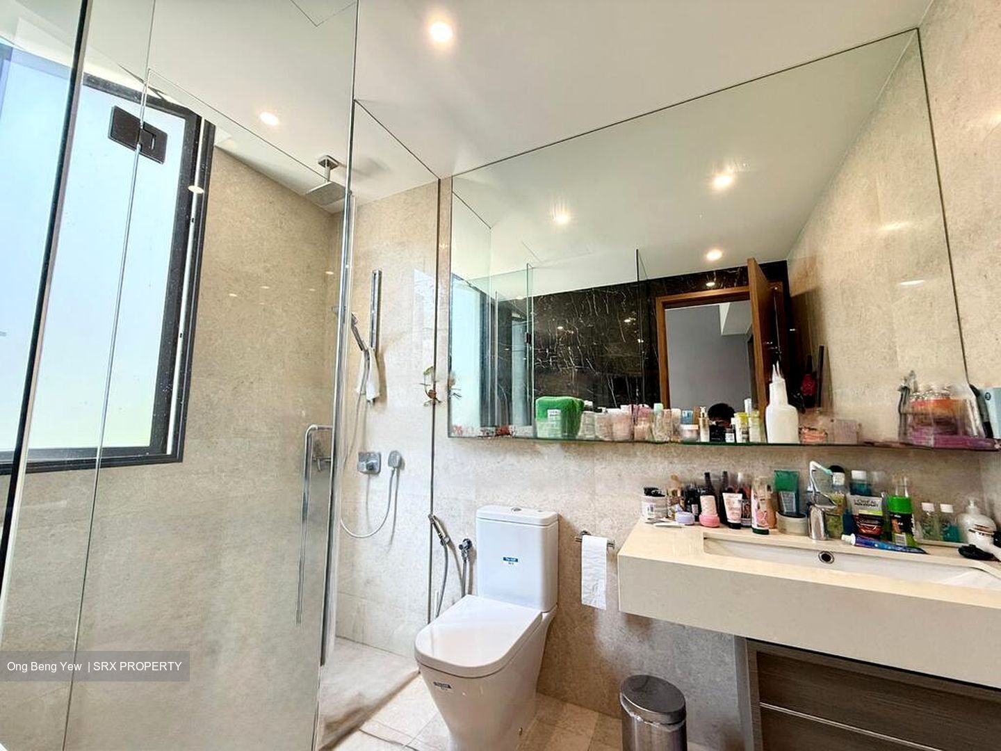 Sunrise Avenue (D28), Terrace #479246331